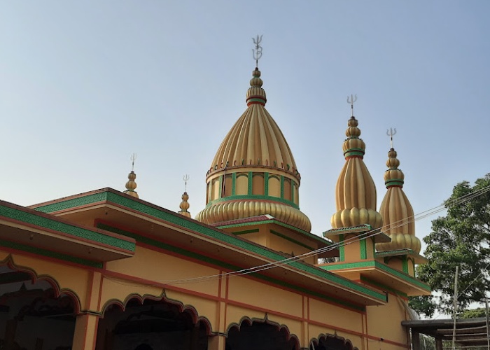 Pilgrim entering Sugandha Shaktipeeth